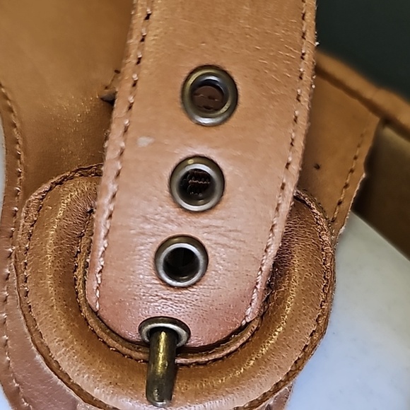 Hush puppies‎ women's sandles. Tan leather.  Clean. 9.5 - Picture 3 of 10